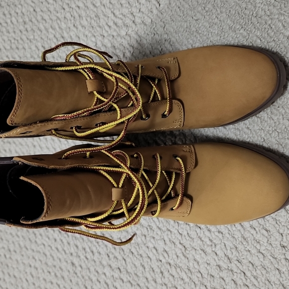Timberland Boots - Picture 12 of 12